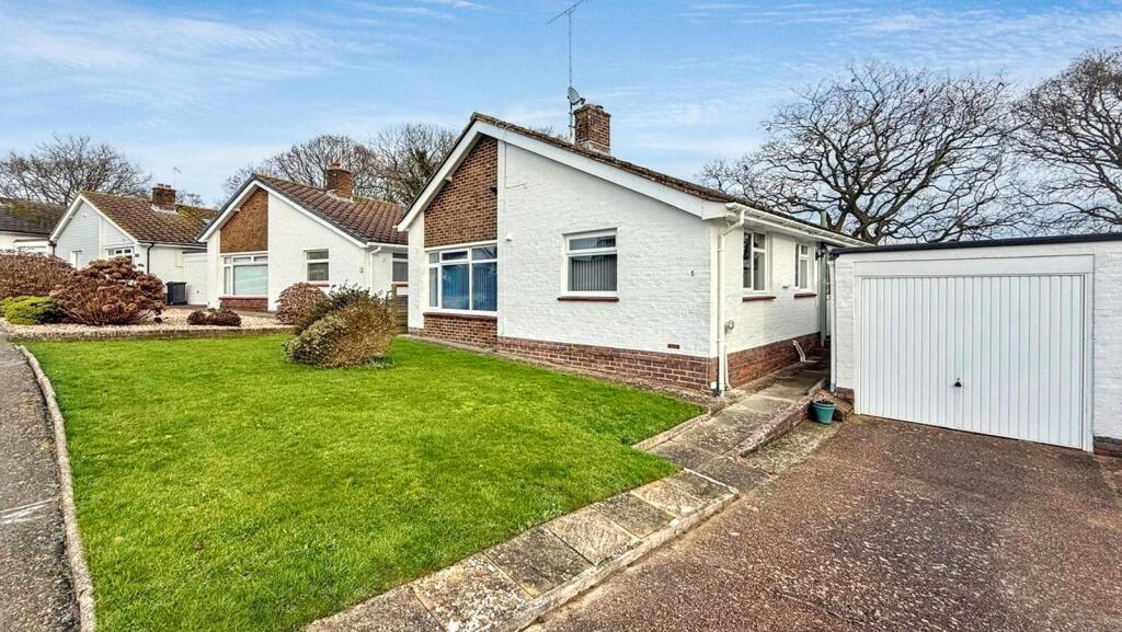 2-bed detached on Montfort Road, Westham, Pevensey, £385,000