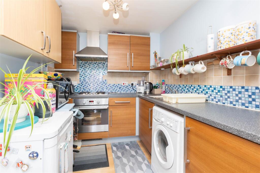 Apartment in Stevenage - View 3