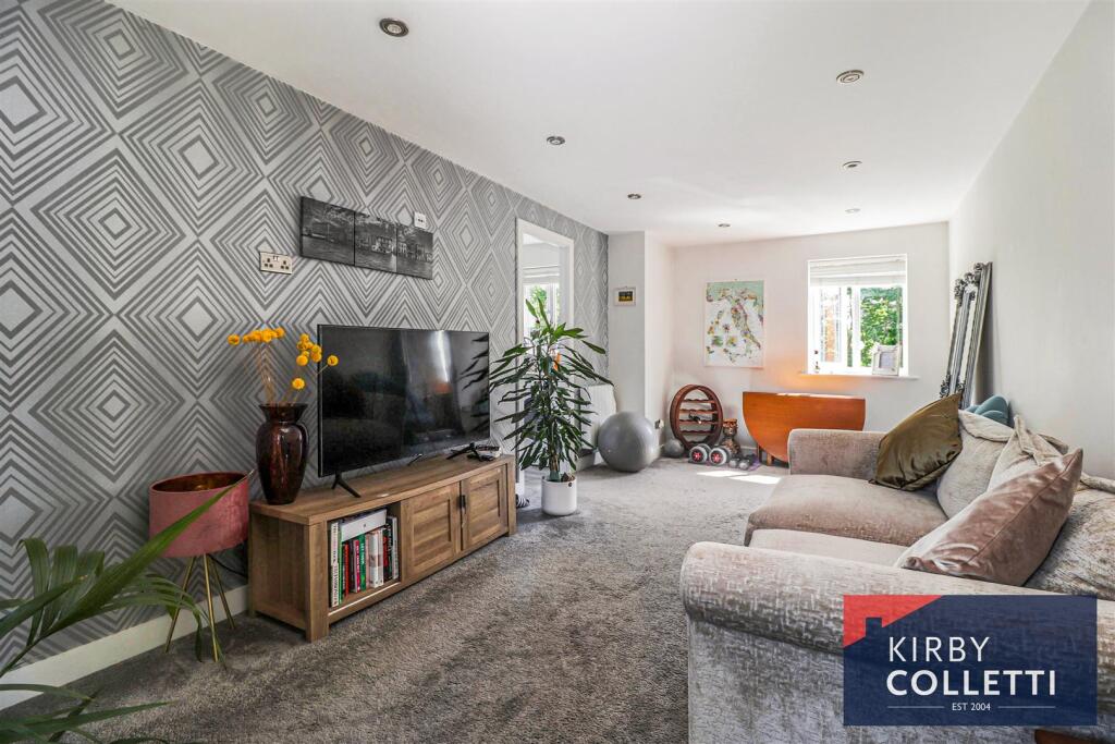 Apartment in Enfield - View 3