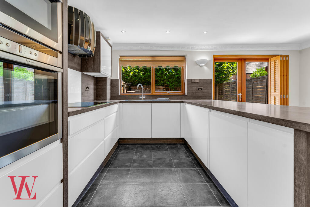 House in East Hertfordshire, Hockerill, Bishop's Stortford - View 5