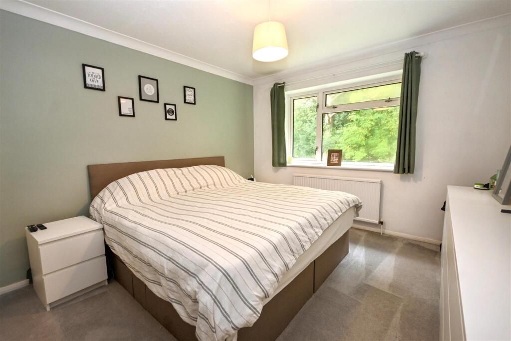 Apartment in Eastbourne, Motcombe - View 4