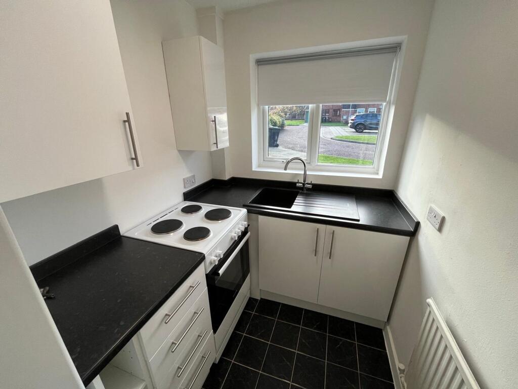 Hermes Close, Bootle, L30 photo 2