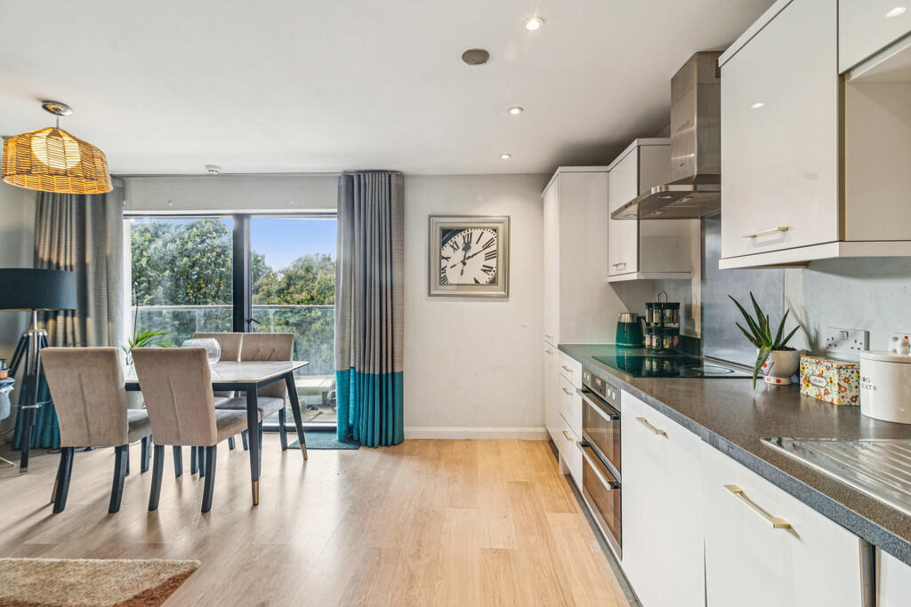 Apartment in London - View 4