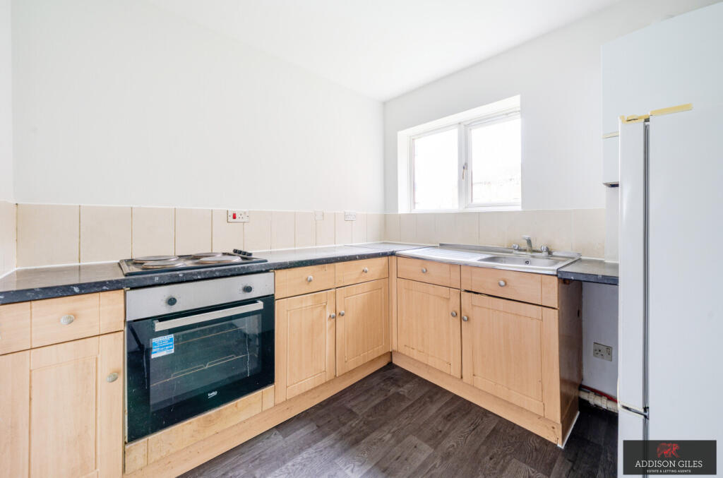 Kingsmead House, Thirkleby Close, Slough, Berkshire, SL1 photo 3