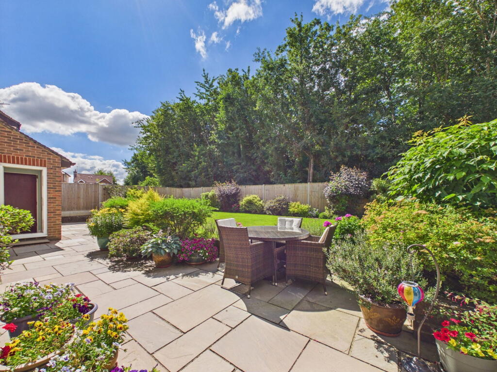 House in Horsham, Littlehaven, North Horsham - View 5
