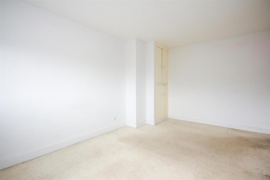 Brookside, Bozeat, Wellingborough - View 6