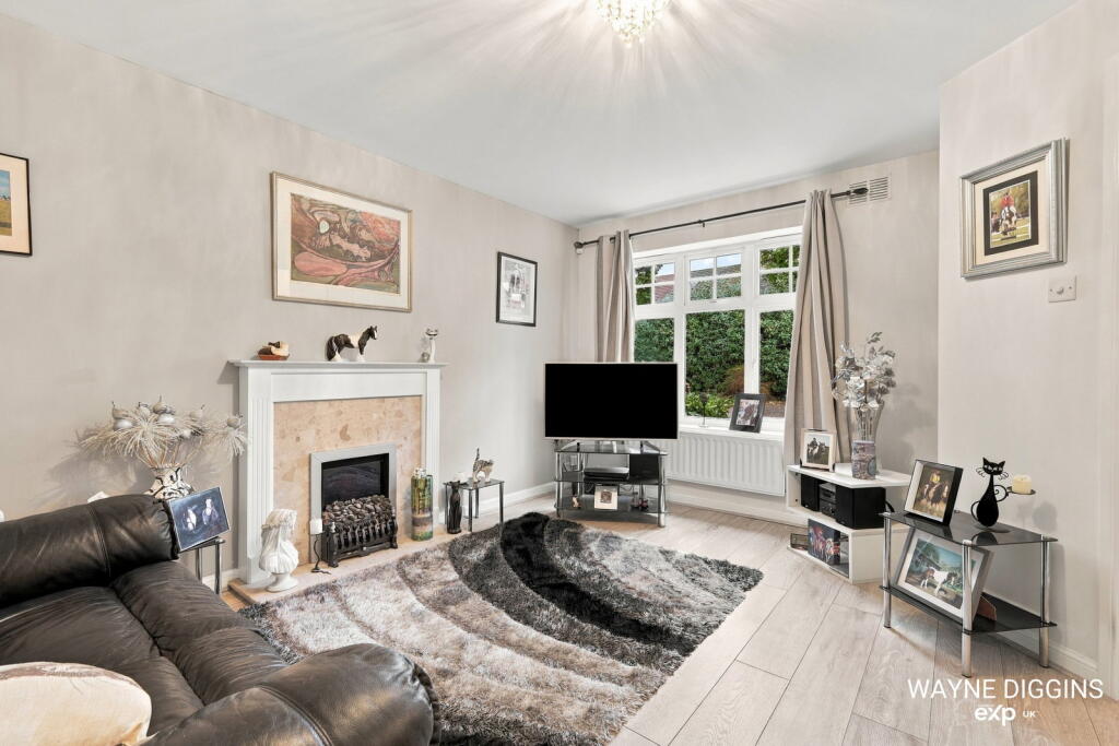 House in Grays, Little Thurrock - View 3