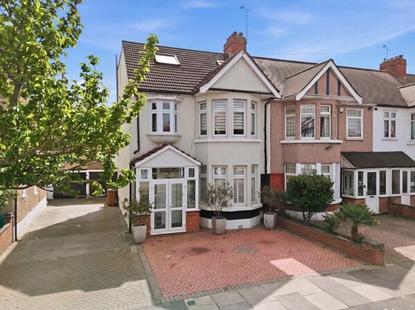 Main image of property: Glenwood Gardens, Gants Hill,  IG2