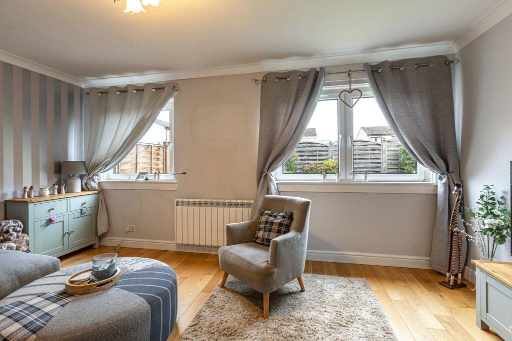51 Queens Croft, Kelso, TD5 7NL photo 4