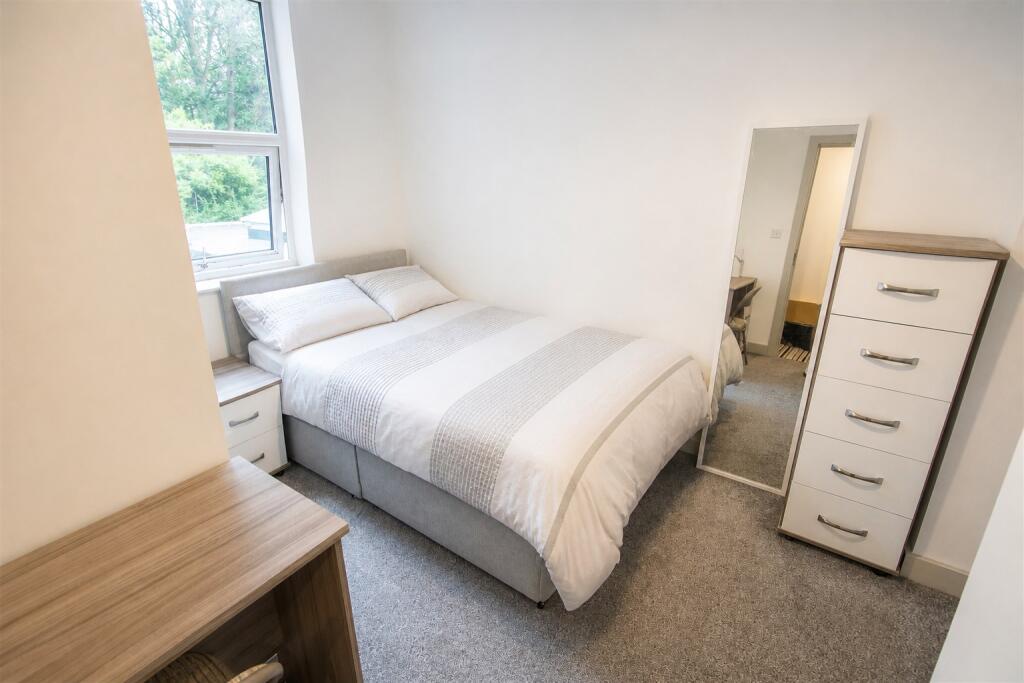 House in Birmingham, Bournbrook - More