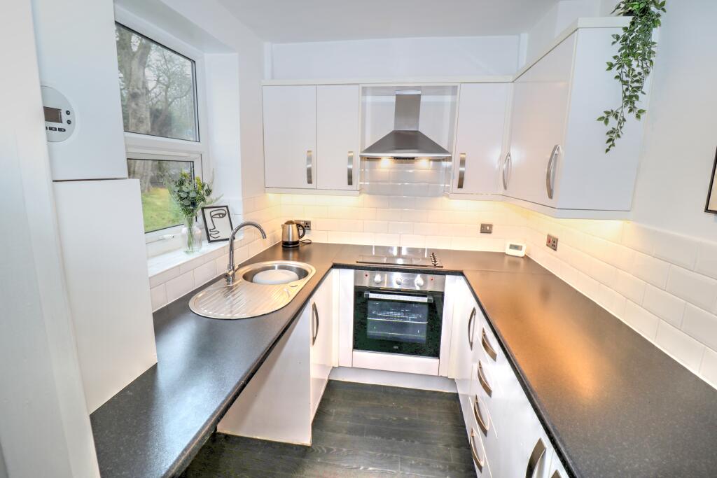Apartment in Salford, Greater Manchester - View 2