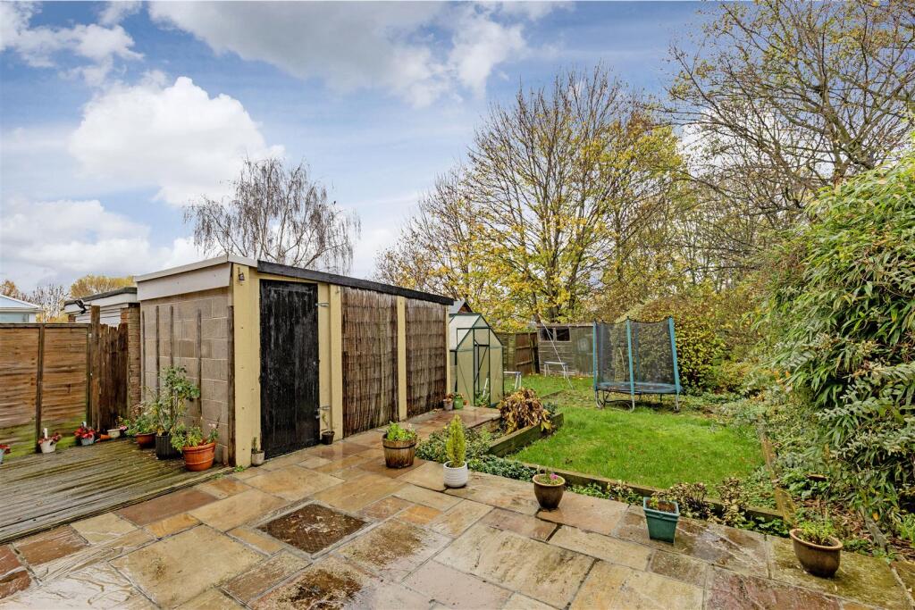 Greenside Avenue, Newbold, Chesterfield photo 3