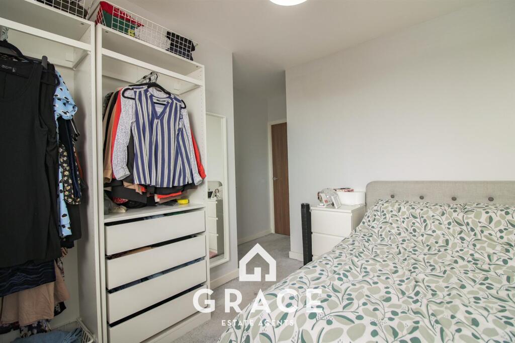 Apartment in Ipswich, Stoke - More