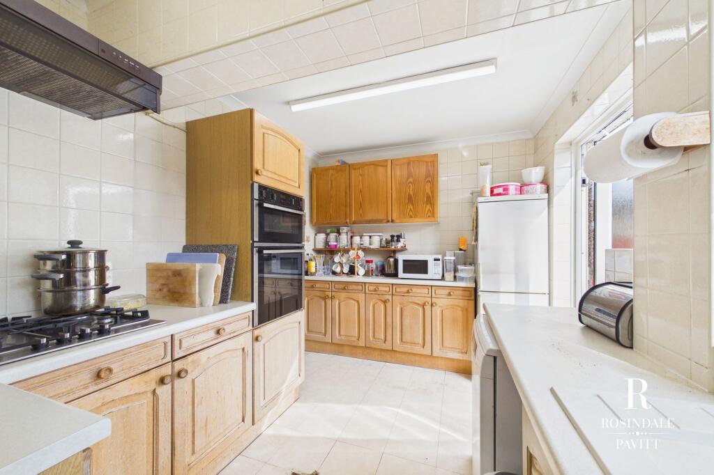 Godalming Avenue, Wallington, SM6 - View 3