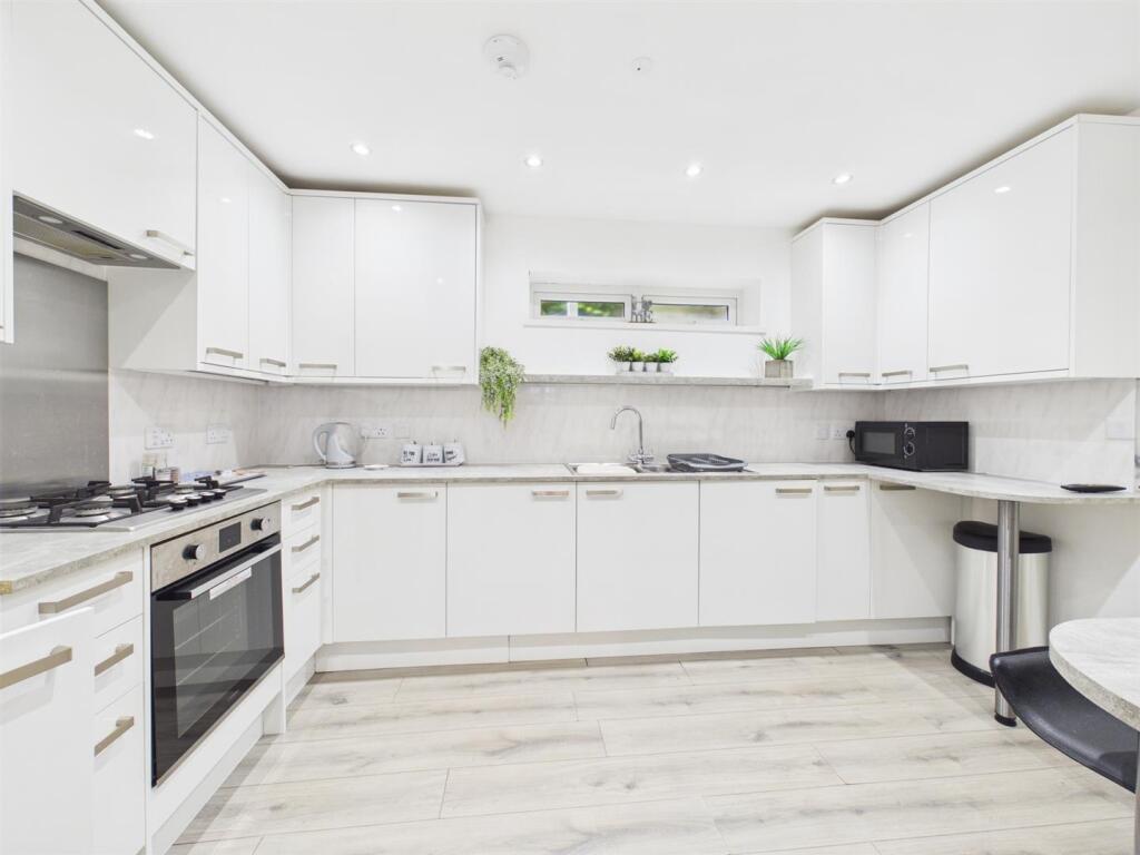 Apartment in Porthcawl, Nottage - View 4