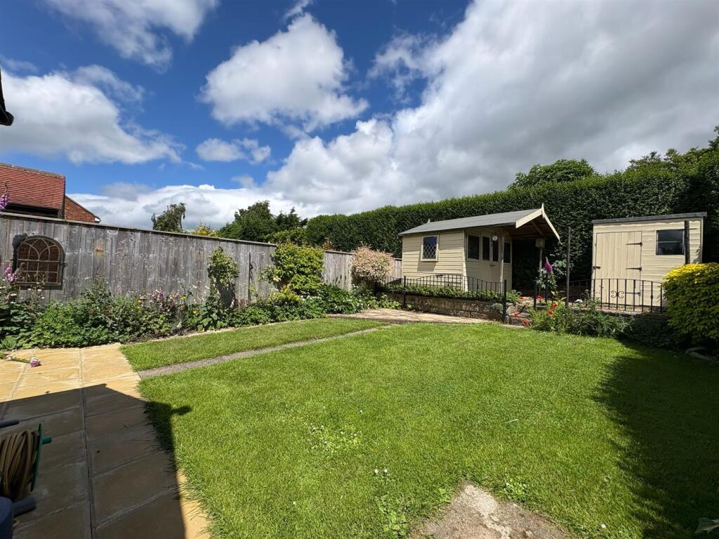 56 Crosby Road, Northallerton photo 3