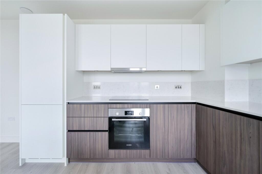 Apartment in London, TwelveTrees Park, West Ham - View 4