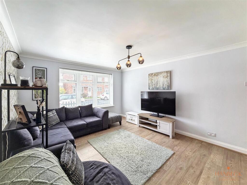 House in Hull - View 2