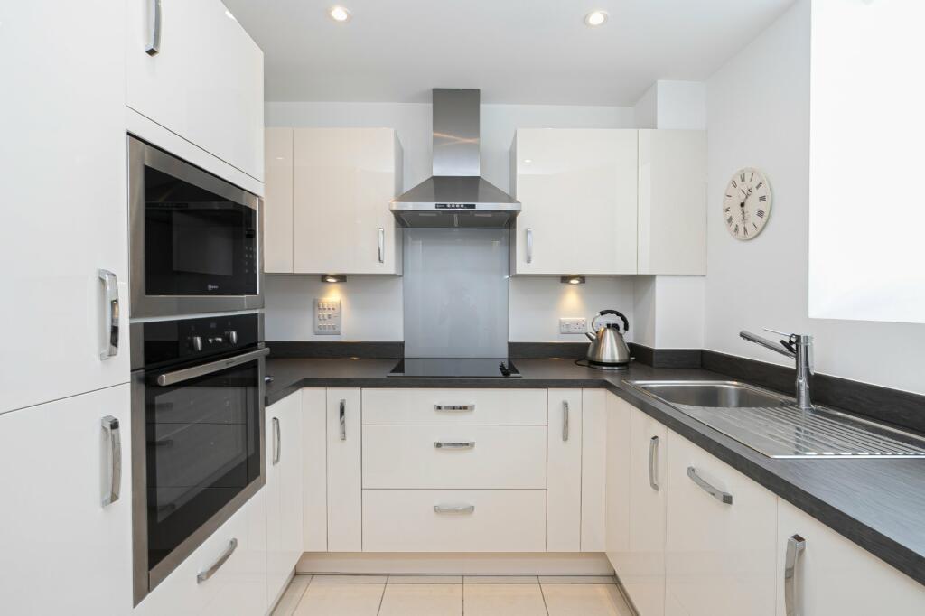 Poets Place, 11 Alderton Hill, Loughton, Essex, IG10 photo 3