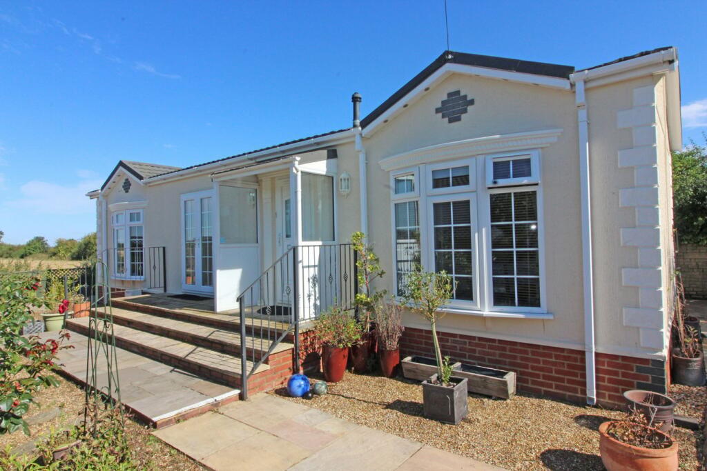 2-bed caravan on Station Road, Ashwell, Baldock, SG7, £210,000