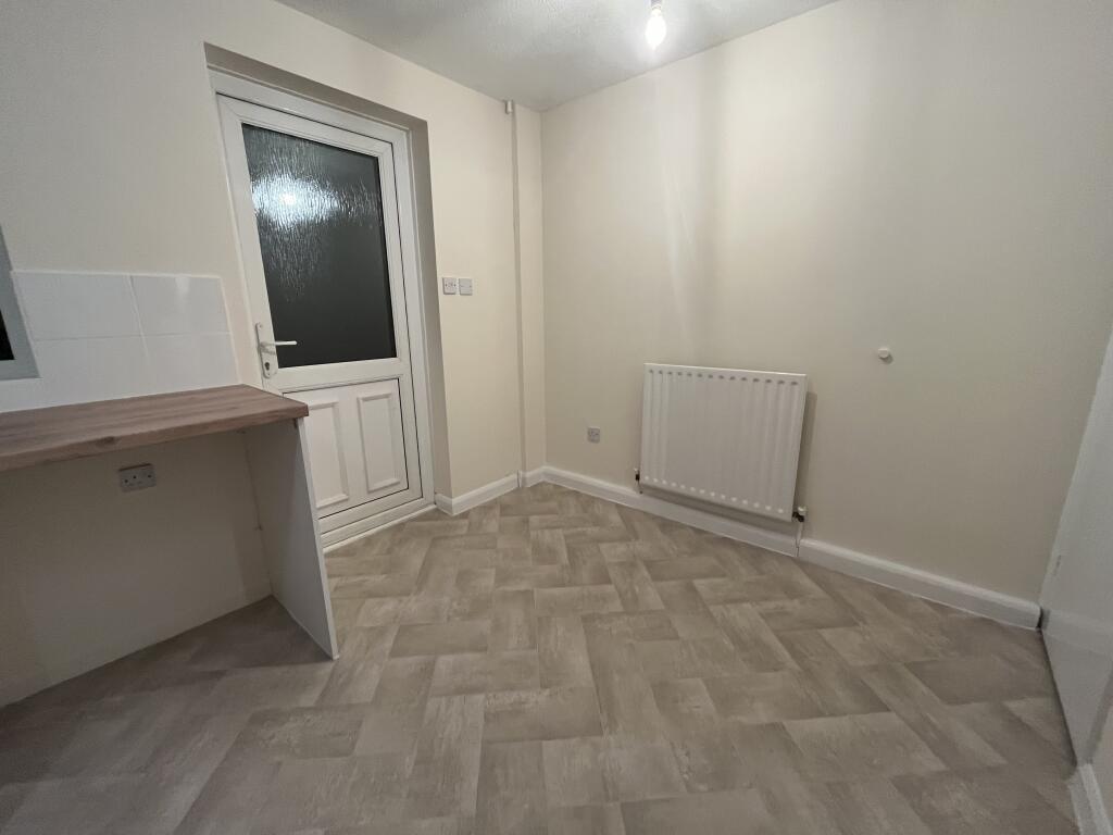House in Lincoln - View 5