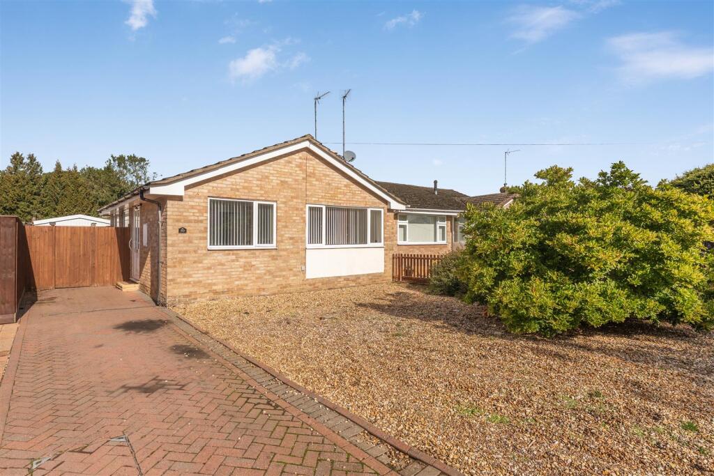 2-bed semi-detached on Brantwood Rise, Banbury, £335,000