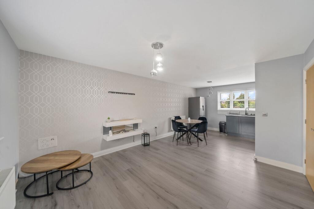 Apartment in Warrington, Great Sankey - View 4