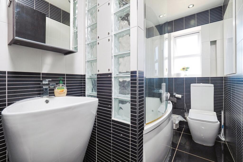House in Nottingham - View 3