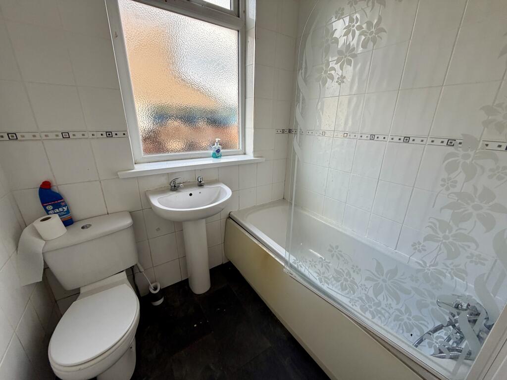 Warbreck Drive, Blackpool photo 5