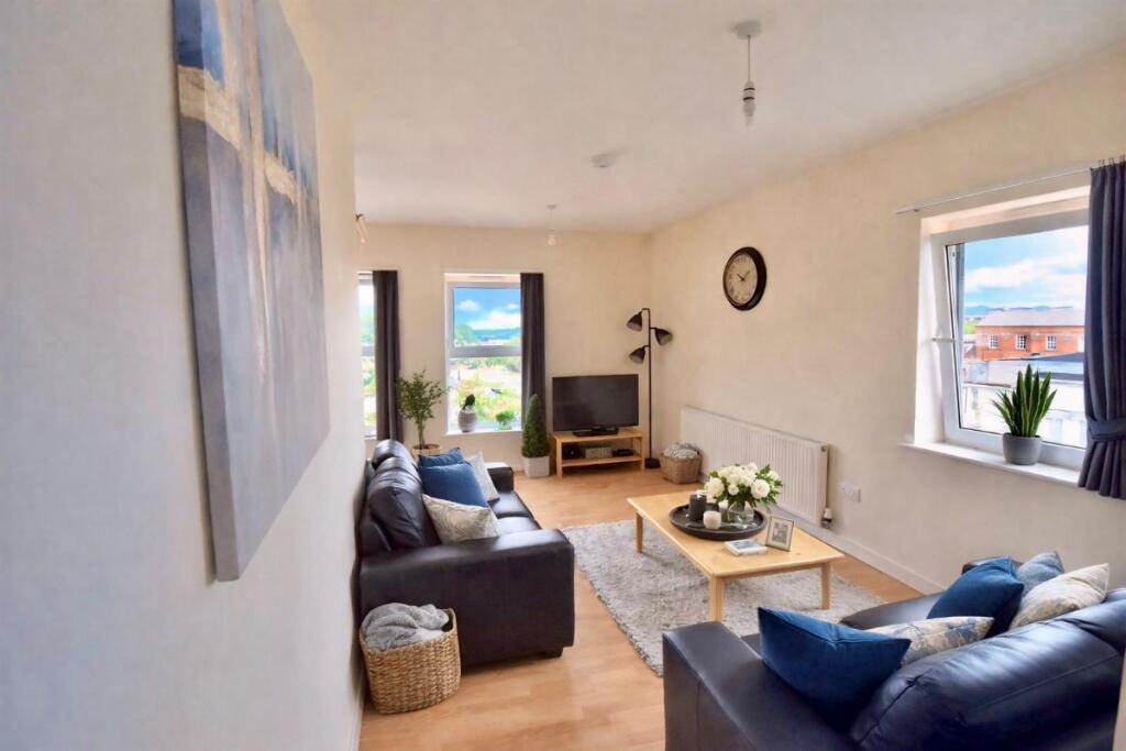 Main image of property: Flat 1a Broom Street