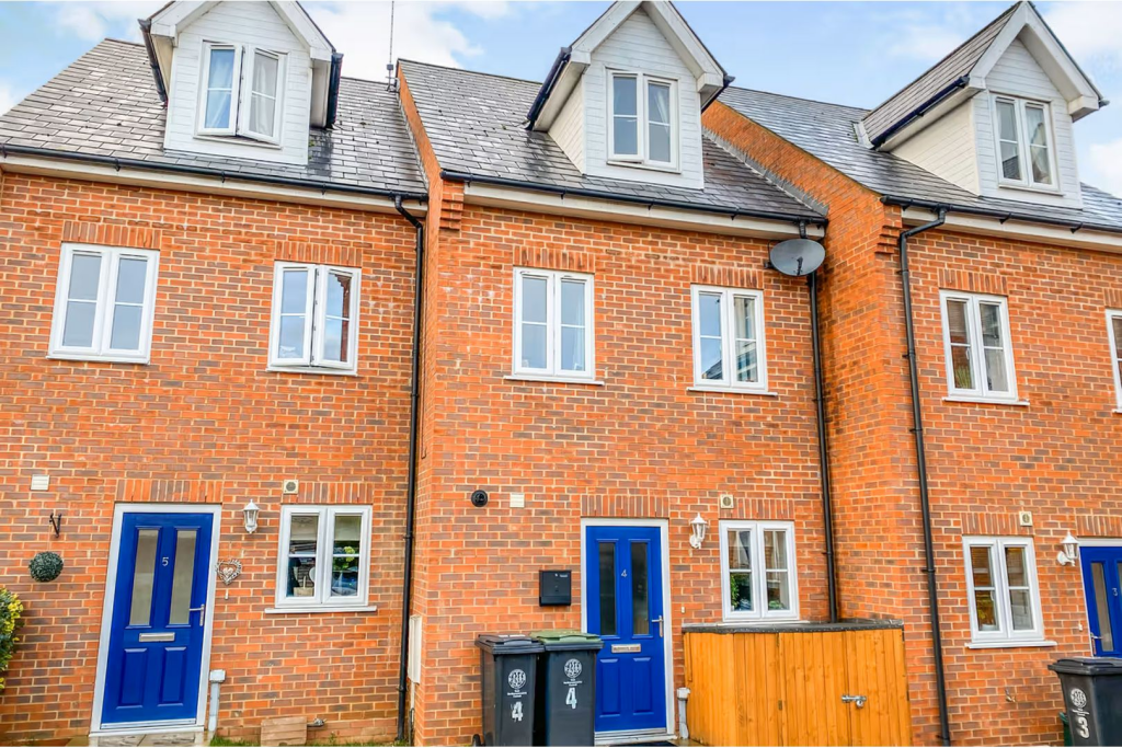 Main image of property: Oak Mews, Rushden, NN10