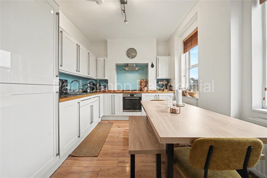 Apartment in London - View 5