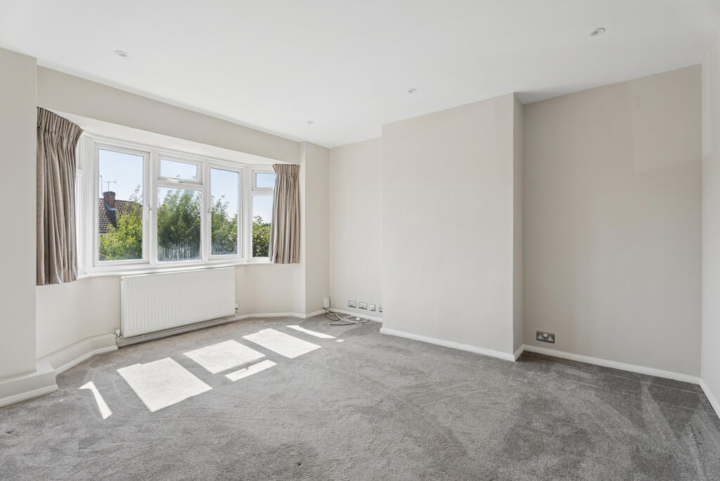 Apartment in Slough, Stoke Poges - View 2