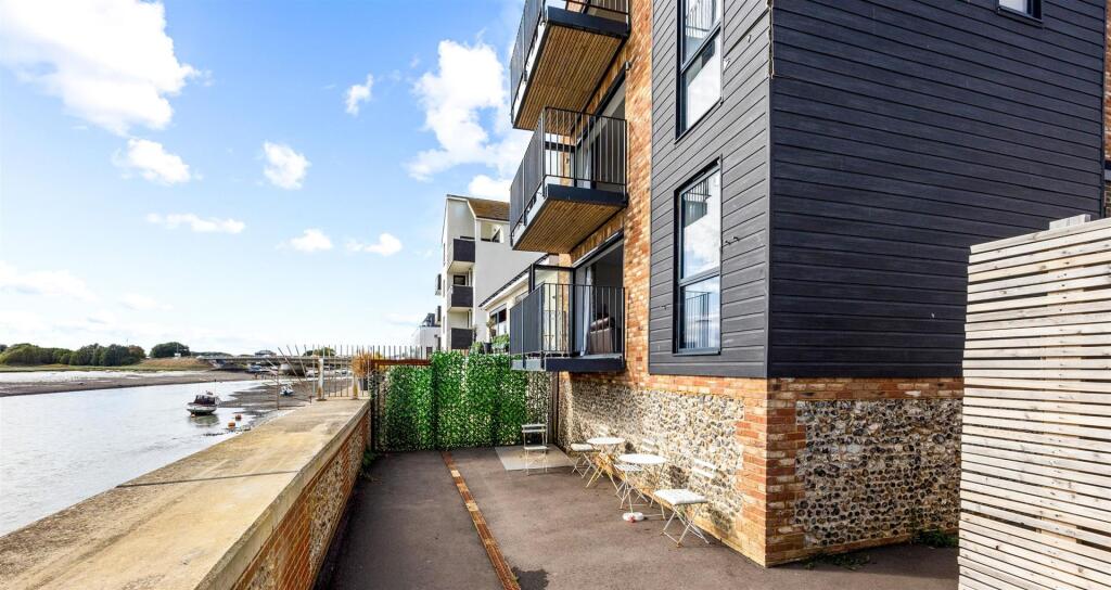 Main image of property: High Street, Shoreham-By-Sea