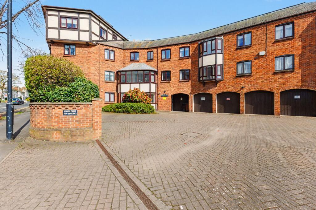 Main image of property: Warwick Road, Stratford-Upon-Avon, CV37