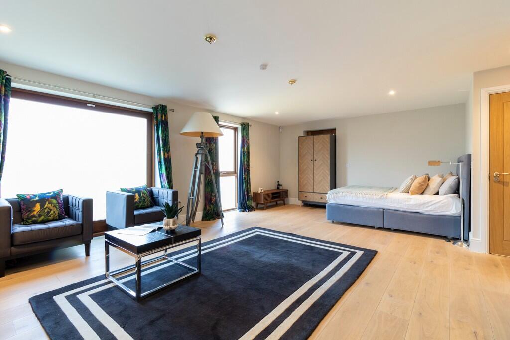 Main image of property: Highworth Avenue, Cambridge, Cambridgeshire, CB4