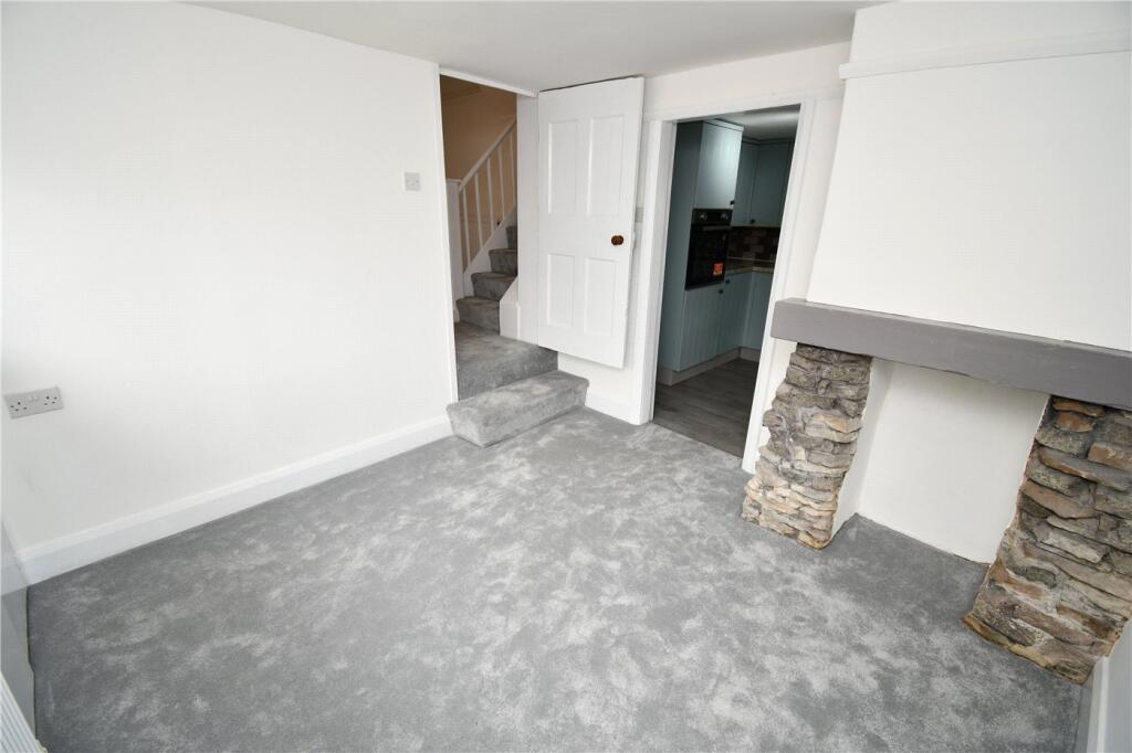 House in Upton, Overchurch Hill - View 4
