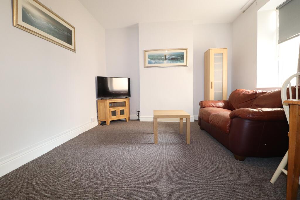 House in Cardiff, Cardiff International Sports Village, Grangetown - More