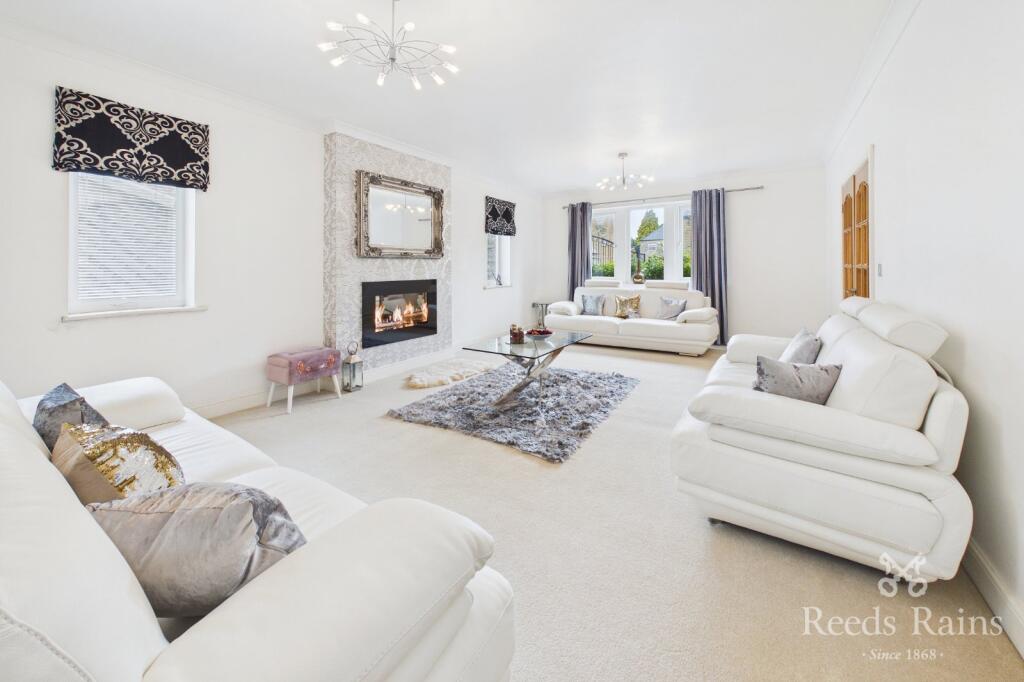 Southedge Close, Hipperholme, Halifax, West Yorkshire, HX3 photo 2