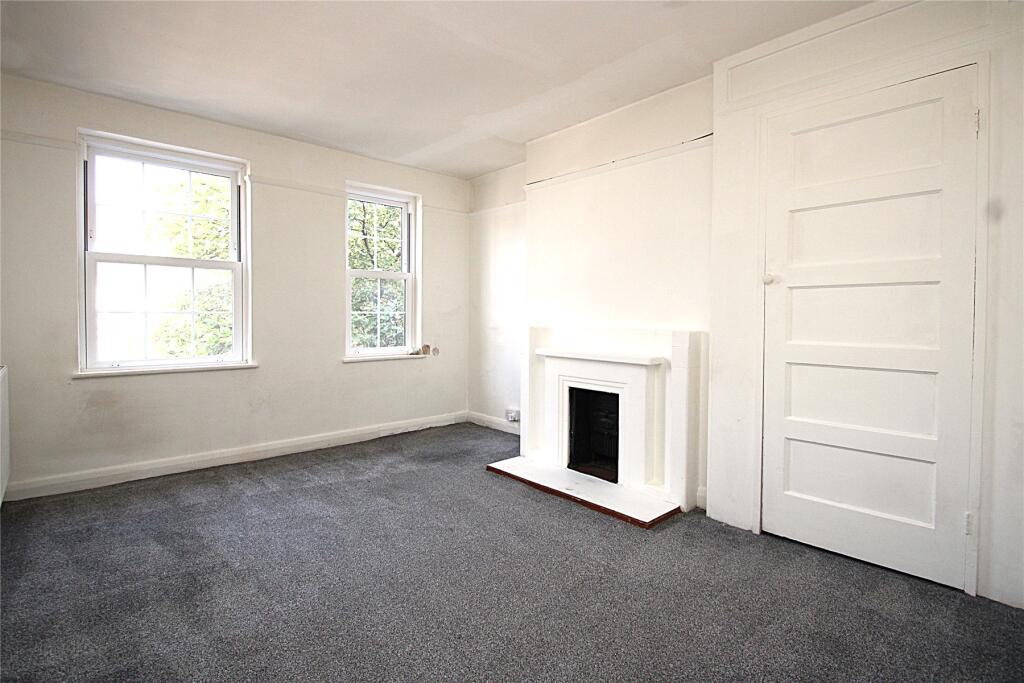 High Street, Weybridge, KT13 photo 2