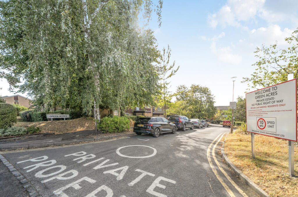 Apartment in Croydon - View 2