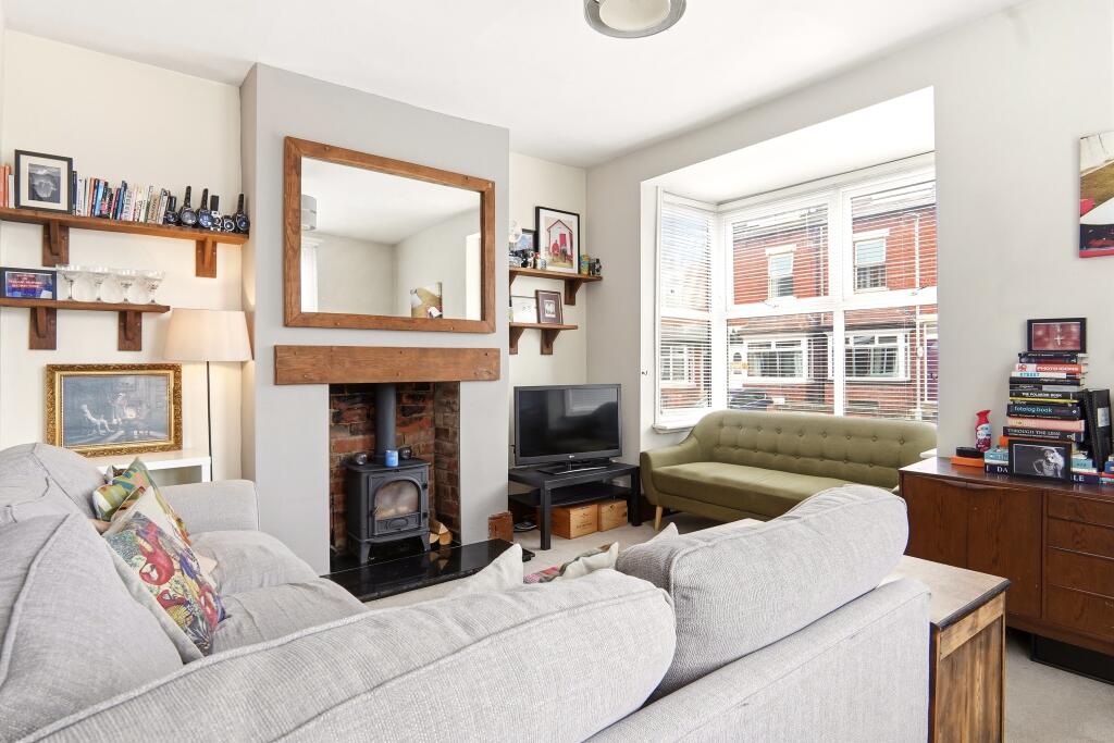 House in Leeds, Rothwell Haigh, Carlton - View 3