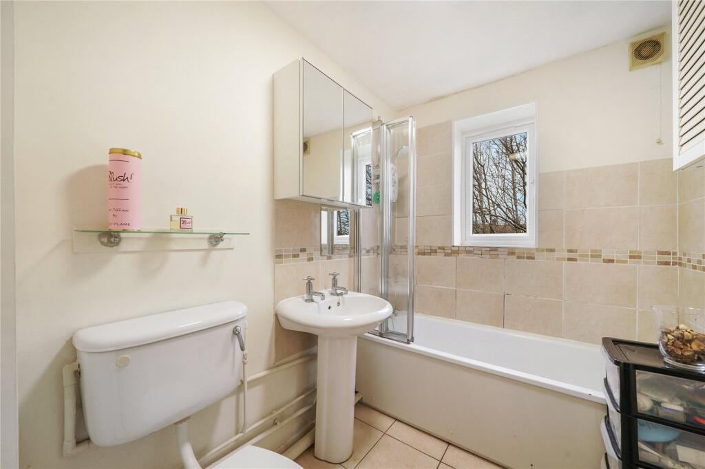 Apartment in London - More