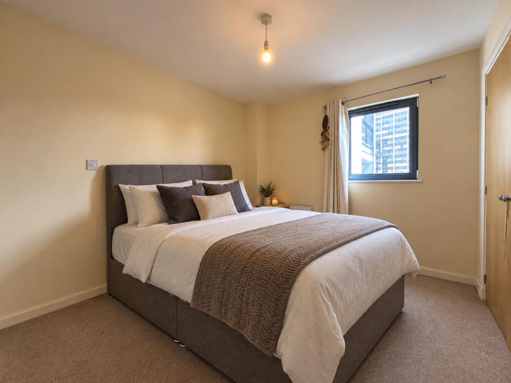 Apartment in Cardiff, Crockherbtown, Castle - More