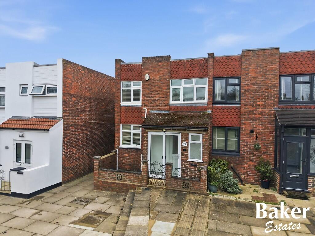 Main image of property: Bramshill Close, Chigwell, Essex, IG7