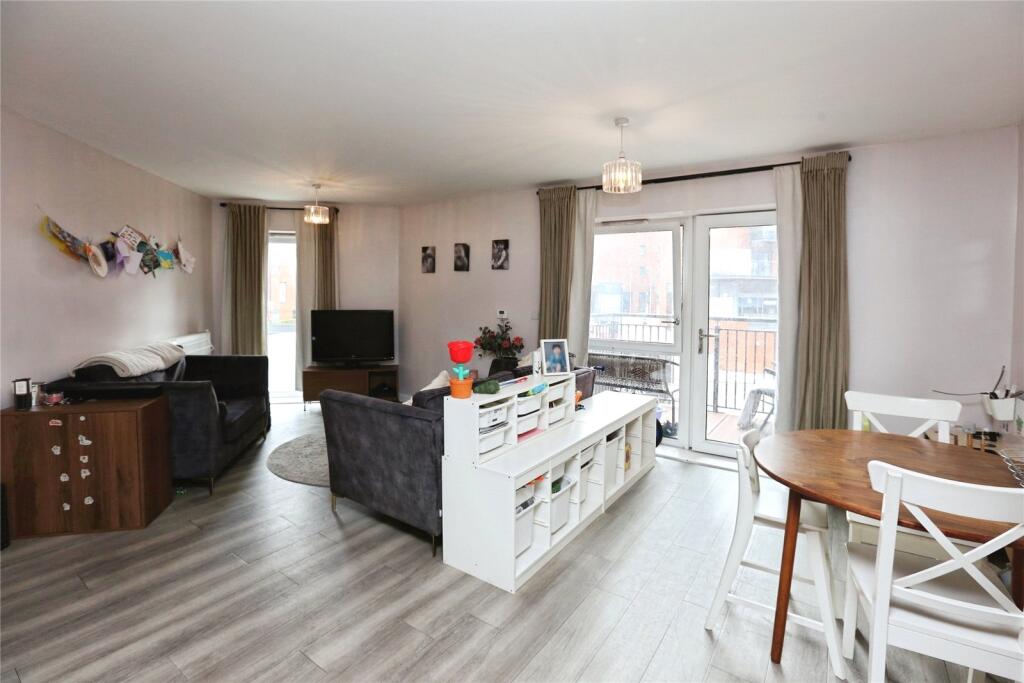 Apartment in Southampton - View 5