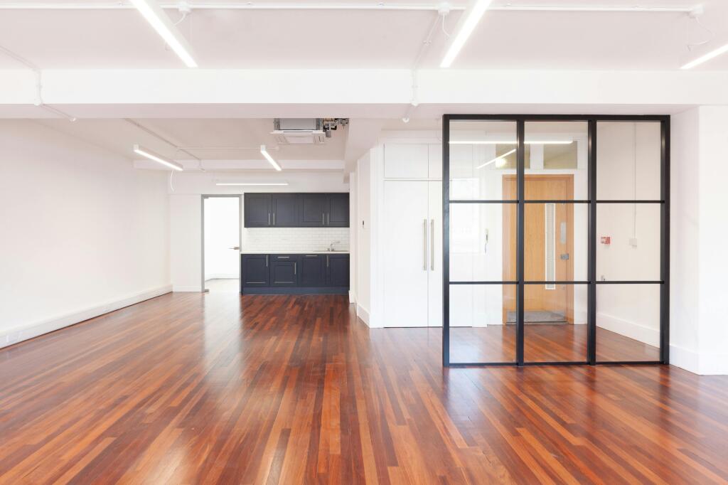 4th Floor [East]05.jpg