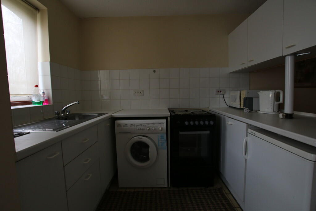 Colnbrook photo 5