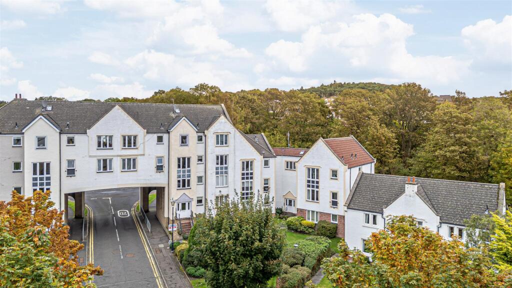 Main image of property: 21 Harbour Place, Dalgety Bay, KY11 9GD