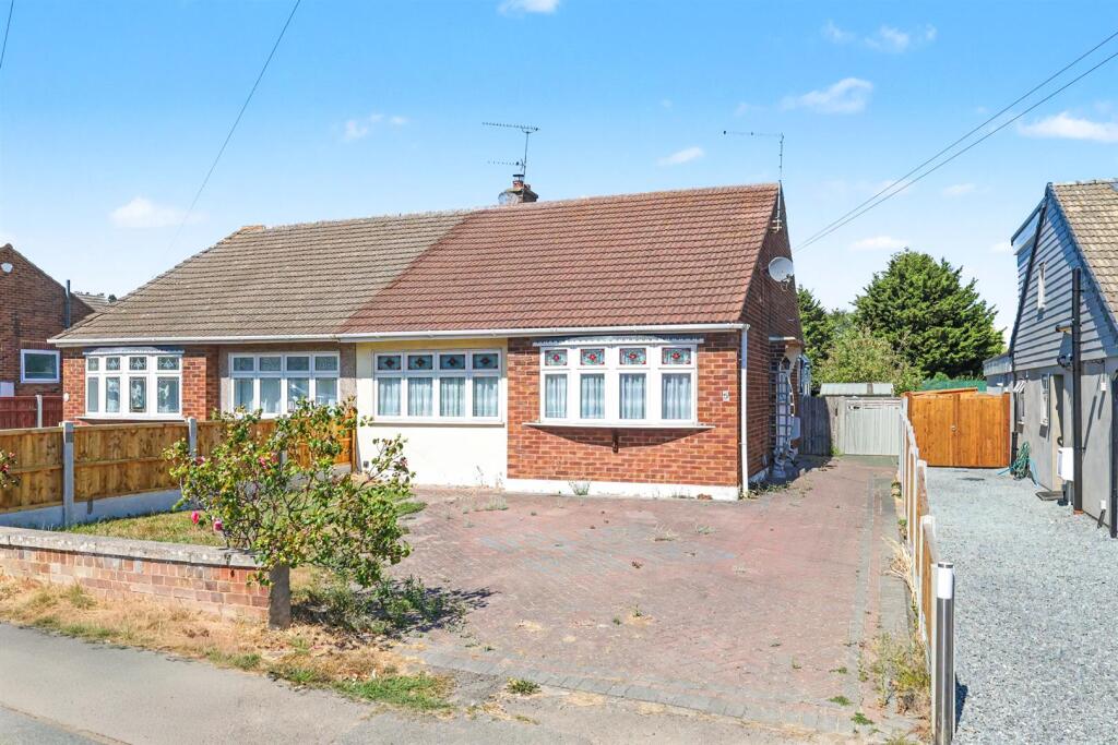 House in Rochford, High Elms Park, Hullbridge